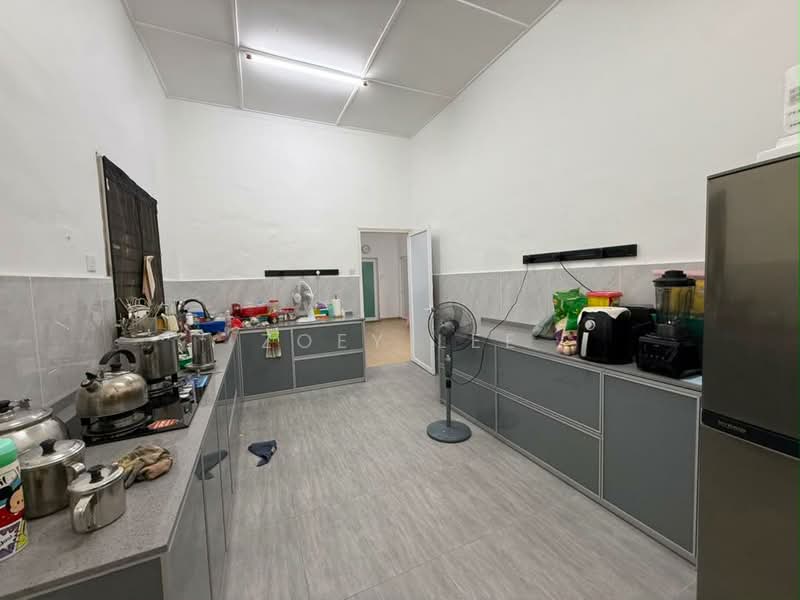 Bungalow House untuk Dijual di Taman Kebun Teh (Johor Bahru) - Zoey Lee - Kitchen - PropertyGuru.com.my
