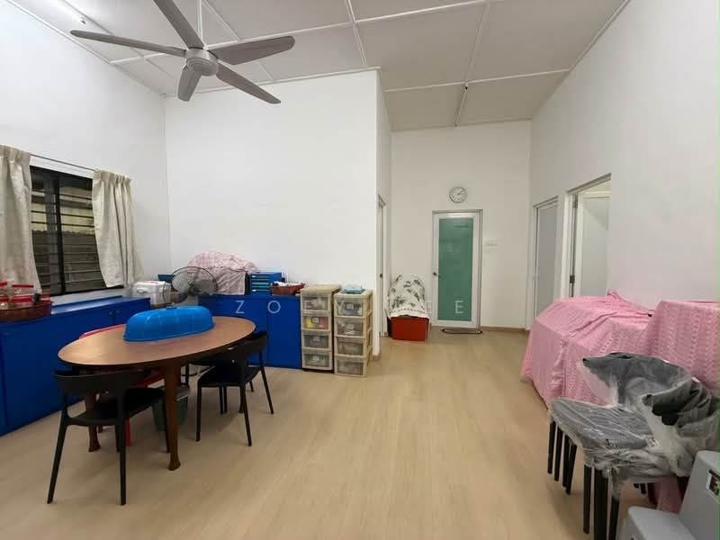 Bungalow House untuk Dijual di Taman Kebun Teh (Johor Bahru) - Zoey Lee - Living Room - PropertyGuru.com.my