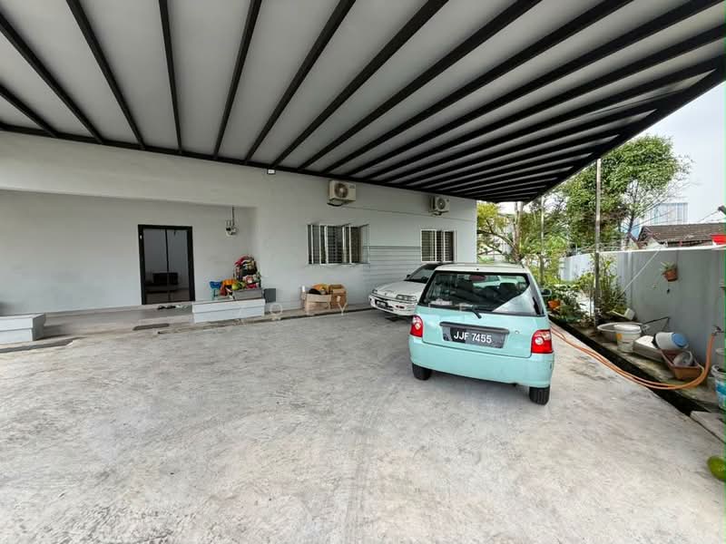 Bungalow House untuk Dijual di Taman Kebun Teh (Johor Bahru) - Zoey Lee - Exterior - PropertyGuru.com.my