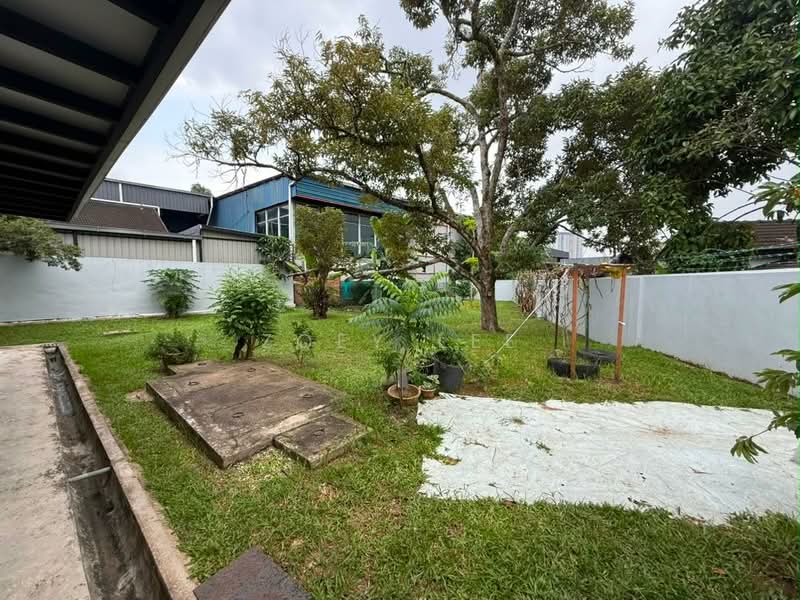 Bungalow House untuk Dijual di Taman Kebun Teh (Johor Bahru) - Zoey Lee - Garden - PropertyGuru.com.my
