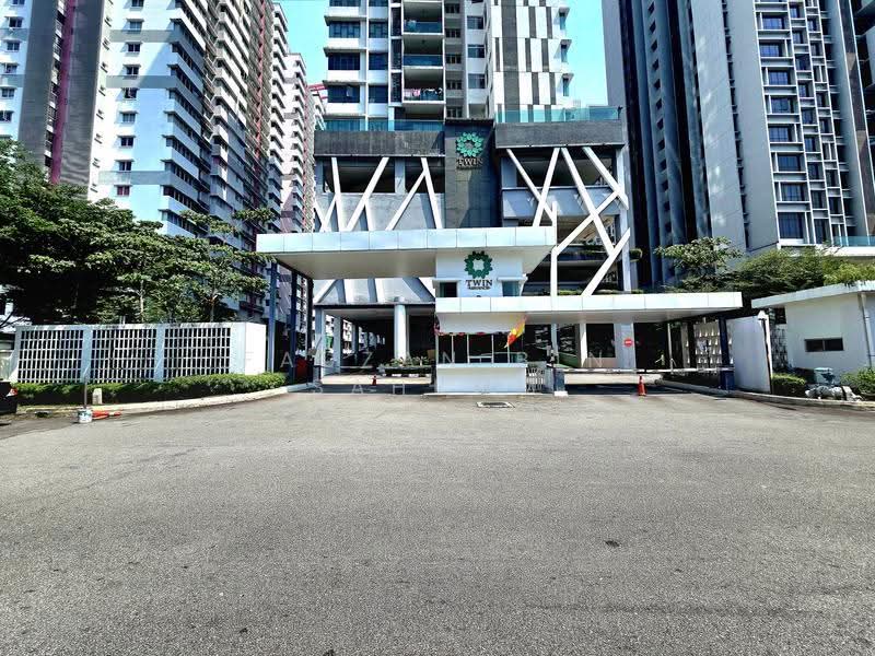 Kediaman Servis untuk Dijual di Twin Residences - Fauzan bin Sahrom - Exterior - PropertyGuru.com.my