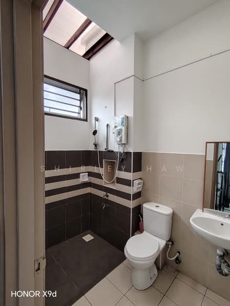 2-storey Terraced House for Rent in Bukit Indah (Iskandar Puteri (Nusajaya)) - Shirley Haw - Bathroom - PropertyGuru.com.my
