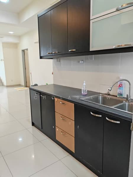 Townhouse for Sale in Seri Kembangan (Selangor) - Nicholas Lew - Kitchen - PropertyGuru.com.my