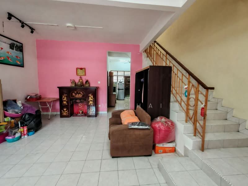 Rumah Teres 2-Tingkat untuk Dijual di Bandar Putra (Kulai) - Sam Chai - Living Room - PropertyGuru.com.my