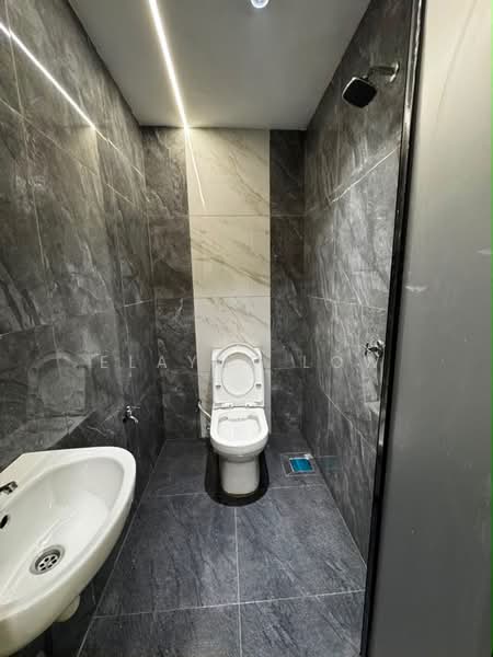 Rumah Teres 2-Tingkat untuk Dijual di Taman Pelangi (Johor Bahru) - Elayne Low - Bathroom - PropertyGuru.com.my