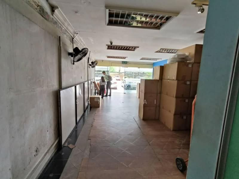 Shop / Office for Rent in Taman Johor Jaya (Johor Bahru) - Sam Chai - Interior - PropertyGuru.com.my