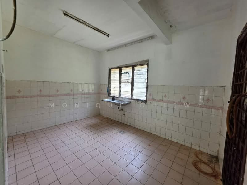 2-storey Terraced House for Sale in Rawang Perdana 1 (Rawang) - Monique Chiew - Kitchen - PropertyGuru.com.my