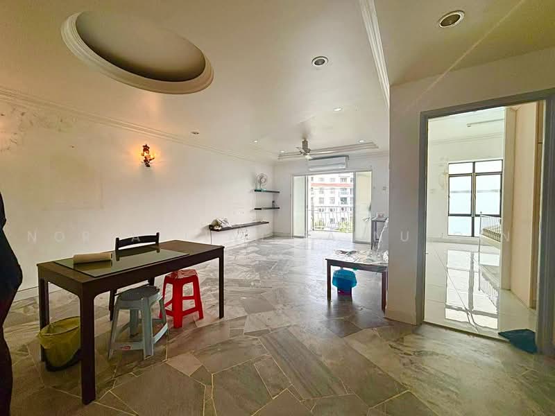 Kondominium untuk Dijual di Sri Alam Condominium - NORFADILAH ZAINUDDIN - Living Room - PropertyGuru.com.my