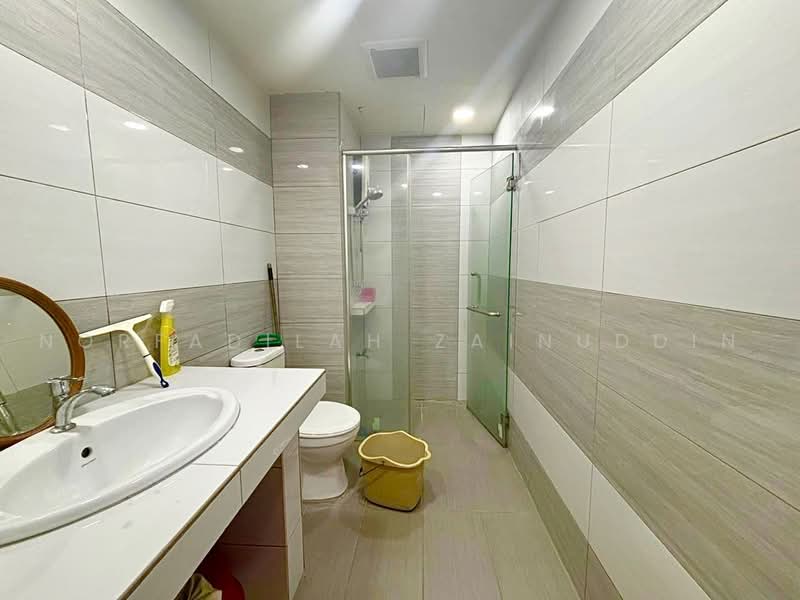 Kondominium untuk Dijual di Sri Alam Condominium - NORFADILAH ZAINUDDIN - Bathroom - PropertyGuru.com.my