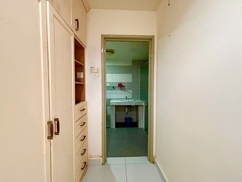 Kondominium untuk Dijual di Sri Alam Condominium - NORFADILAH ZAINUDDIN - Corridor - PropertyGuru.com.my