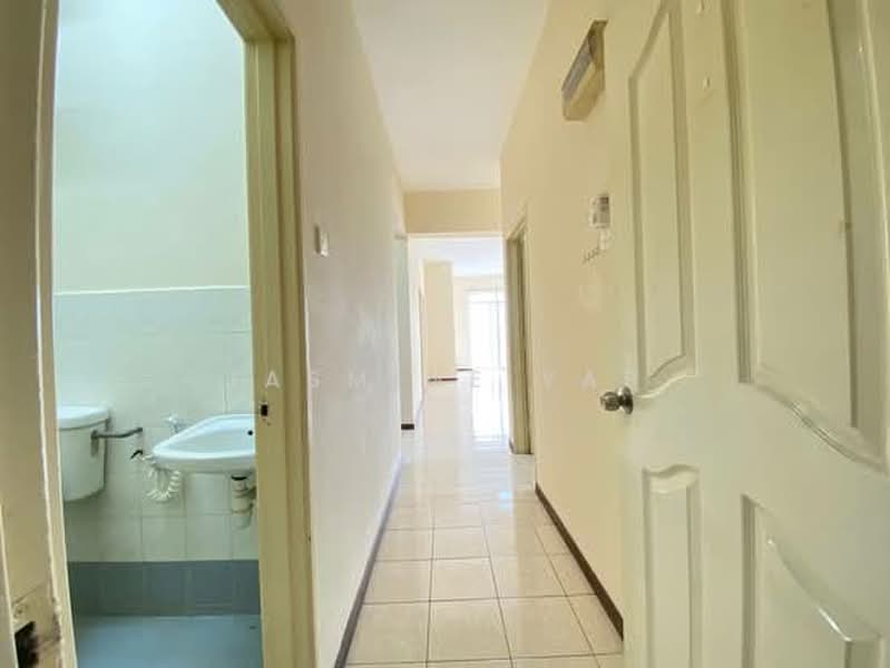 Apartment for Sale at Pangsapuri Jati 2 - Jasmine Yap - Corridor - PropertyGuru.com.my