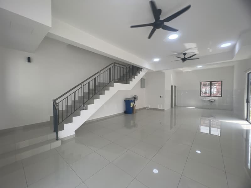 2-storey Terraced House for Rent in Telok Panglima Garang (Selangor) - Miki You - Living Room - PropertyGuru.com.my