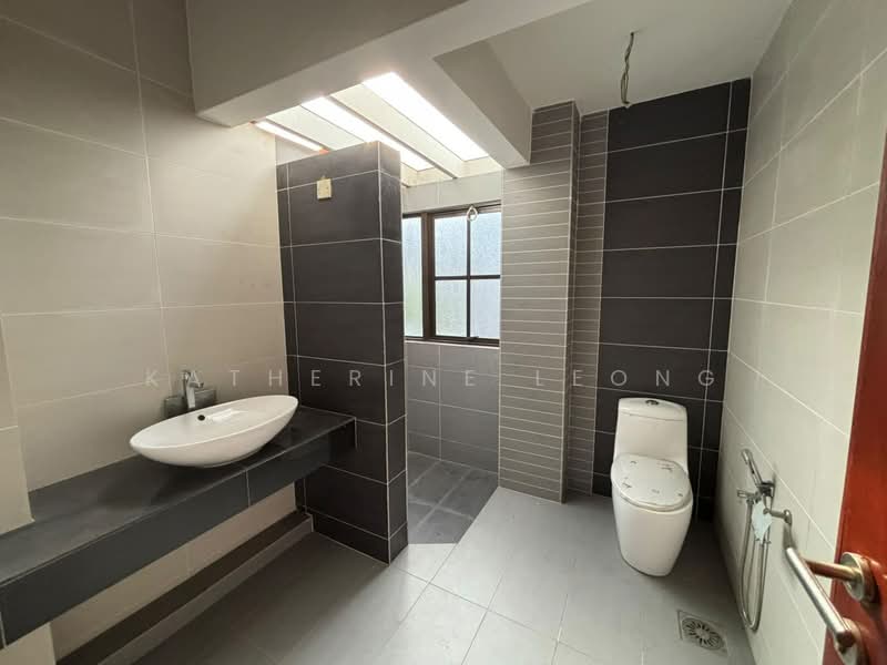 Semi-Detached House for Sale in Rawang (Selangor) - Katherine Leong - Bathroom - PropertyGuru.com.my