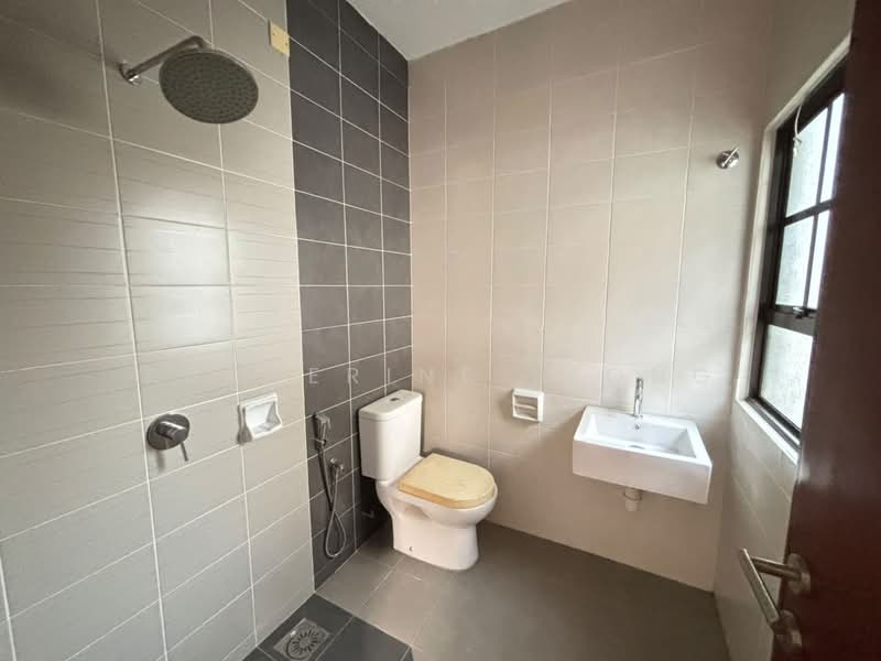 Semi-Detached House for Sale in Rawang (Selangor) - Katherine Leong - Bathroom - PropertyGuru.com.my