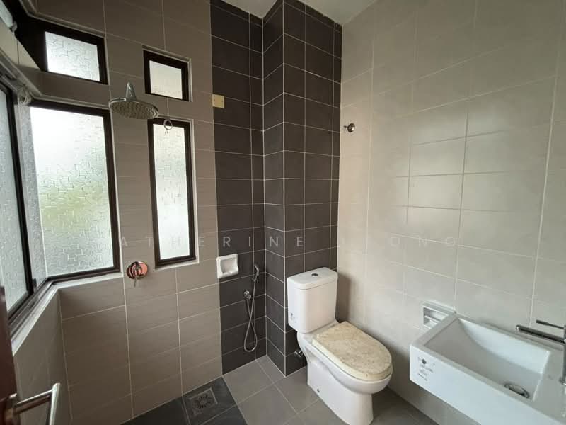 Semi-Detached House for Sale in Rawang (Selangor) - Katherine Leong - Bathroom - PropertyGuru.com.my