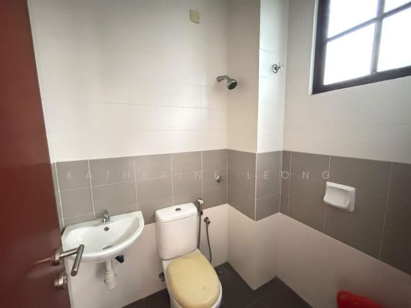 Semi-Detached House for Sale in Rawang (Selangor) - Katherine Leong - Bathroom - PropertyGuru.com.my