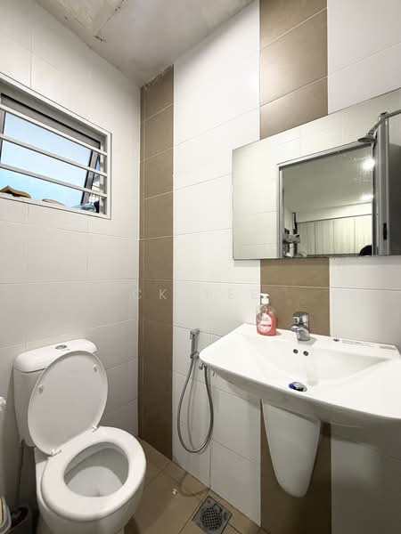 Rumah Teres untuk Dijual di Seri Jalil (Bukit Jalil) - CK Yee - Bathroom - PropertyGuru.com.my