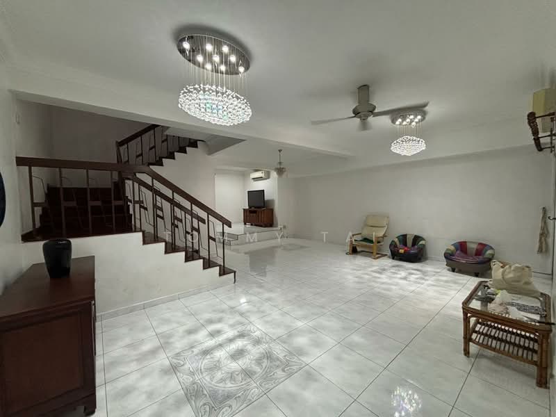 2-storey Terraced House for Rent in Taman Pelangi (Johor Bahru) - Tommy Tai - Living Room - PropertyGuru.com.my