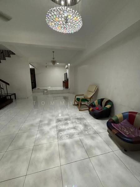 2-storey Terraced House for Rent in Taman Pelangi (Johor Bahru) - Tommy Tai - Living Room - PropertyGuru.com.my