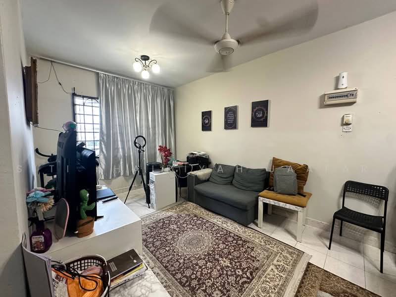 Apartment for Sale at Pangsapuri Salvia - SITI KHAIRIYAH JAAFAR - Living Room - PropertyGuru.com.my