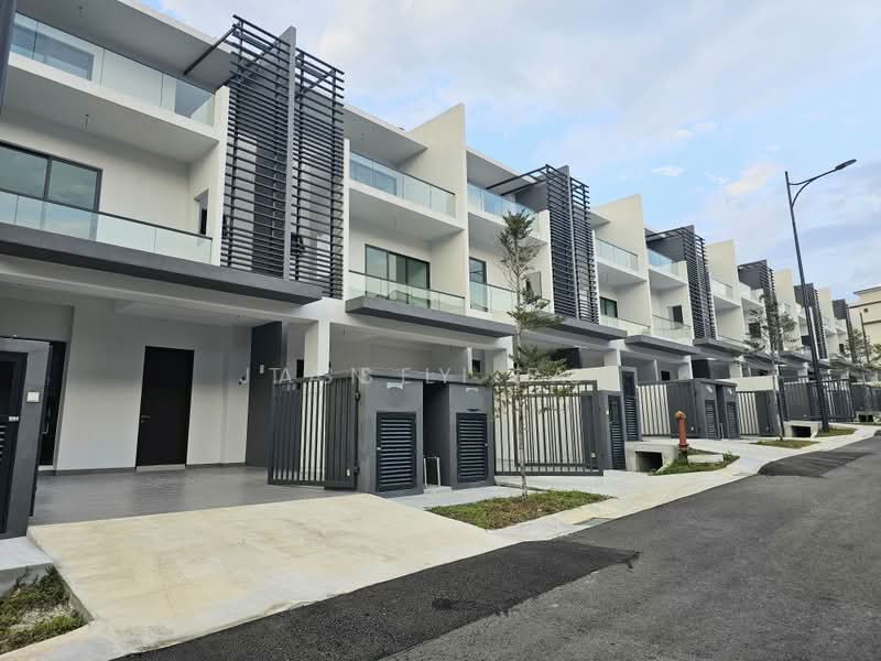 Rumah Teres 3-Tingkat untuk Dijual di Batu 9 (Cheras) - Jassey Saw - Exterior - PropertyGuru.com.my