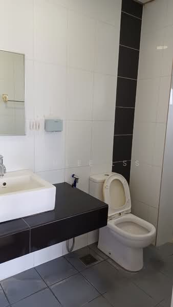 Condominium for Sale at The Wharf Residence - Ashlee LSS - Bathroom - PropertyGuru.com.my