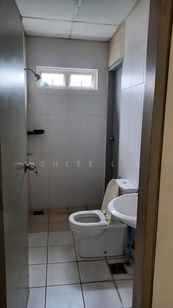 Condominium for Sale at The Wharf Residence - Ashlee LSS - Bathroom - PropertyGuru.com.my