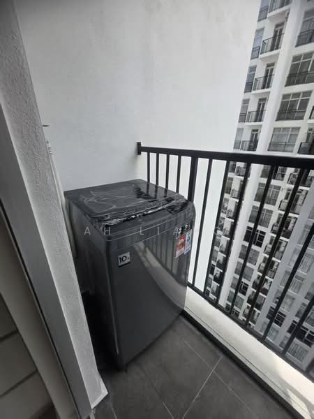 Kediaman Servis untuk Disewa di Midas @ Seri Alam - Ah Liang - Balcony - PropertyGuru.com.my