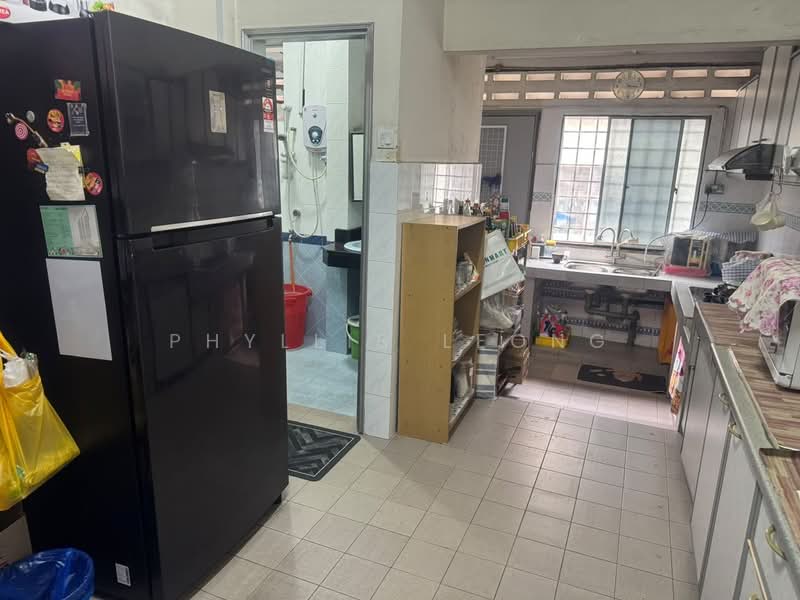 2-storey Terraced House for Sale in Petaling Jaya (Selangor) - Phyllis Leong - Kitchen - PropertyGuru.com.my