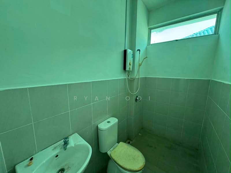 Semi-Detached House for Sale in Taman Teratai Jingga (Alor Setar) - Ryan Ooi - Bathroom - PropertyGuru.com.my