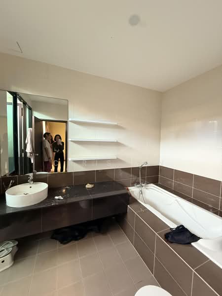 Rumah Teres 3-Tingkat untuk Dijual di Bandar Bayan Bahru (Bayan Lepas) - Chris Tan - PropertyGuru.com.my