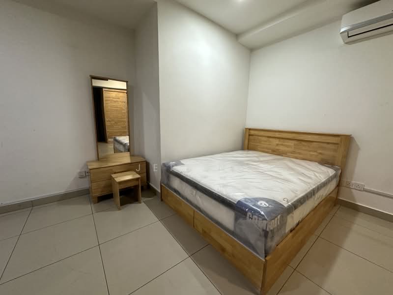 Kediaman Servis untuk Disewa di Pacific Star - Jeff Ng - Bedroom - PropertyGuru.com.my