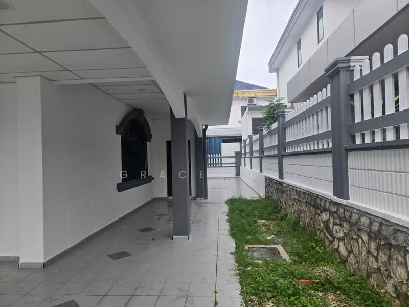 Rumah Berkembar untuk Dijual di Taman Sri Kluang (Kluang) - Grace Fan - PropertyGuru.com.my
