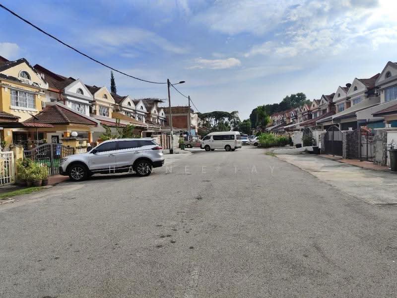 Rumah Teres 2-Tingkat untuk Dijual di Taman Putra Budiman (Balakong) - Hannee Tay - Exterior - PropertyGuru.com.my