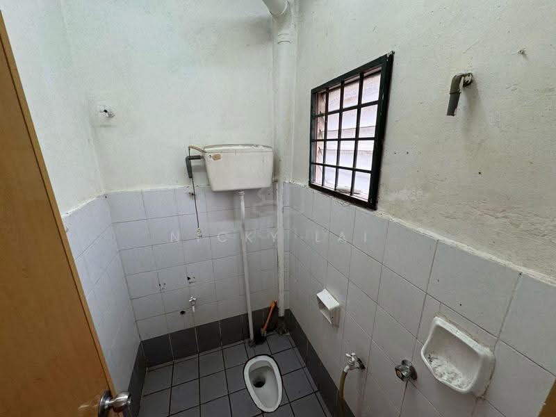 2-storey Terraced House for Sale in Rawang Perdana 2 (Rawang) - Nicky Lai - Bathroom - PropertyGuru.com.my