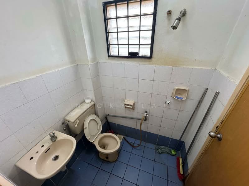 2-storey Terraced House for Sale in Rawang Perdana 2 (Rawang) - Nicky Lai - Bathroom - PropertyGuru.com.my