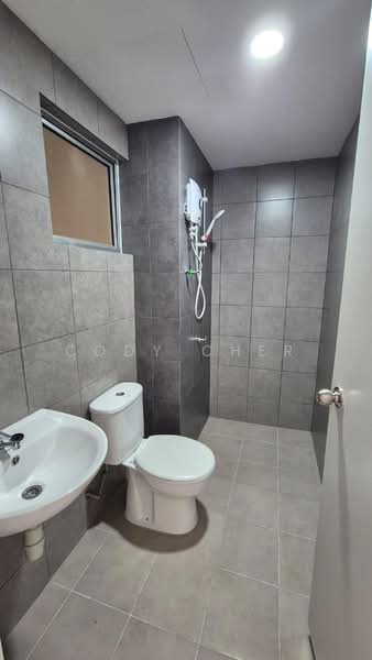 Kondominium untuk Disewa di Residensi Sateria - Cody Cher - Bathroom - PropertyGuru.com.my