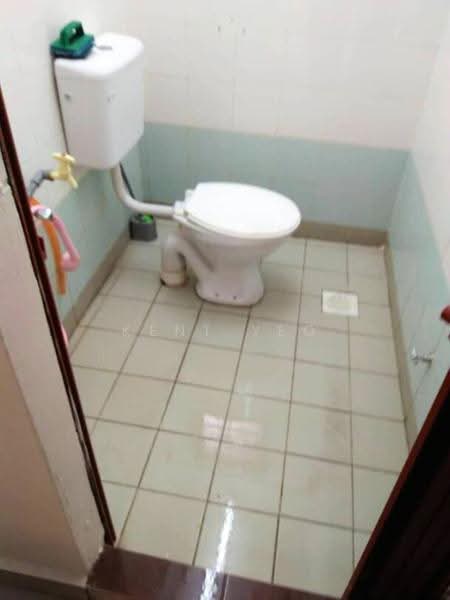 Flat for Sale at Desa Baiduri - Kent Yeo - Bathroom - PropertyGuru.com.my