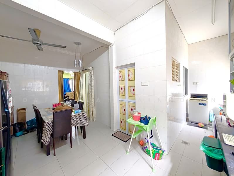 Rumah Teres 2-Tingkat untuk Dijual di Usj 14 (Subang Jaya) - NORFADILAH ZAINUDDIN - Dining Room - PropertyGuru.com.my