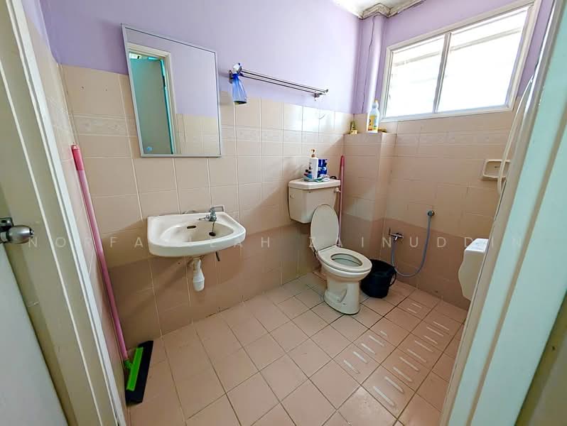 Rumah Teres 2-Tingkat untuk Dijual di Usj 14 (Subang Jaya) - NORFADILAH ZAINUDDIN - Bathroom - PropertyGuru.com.my