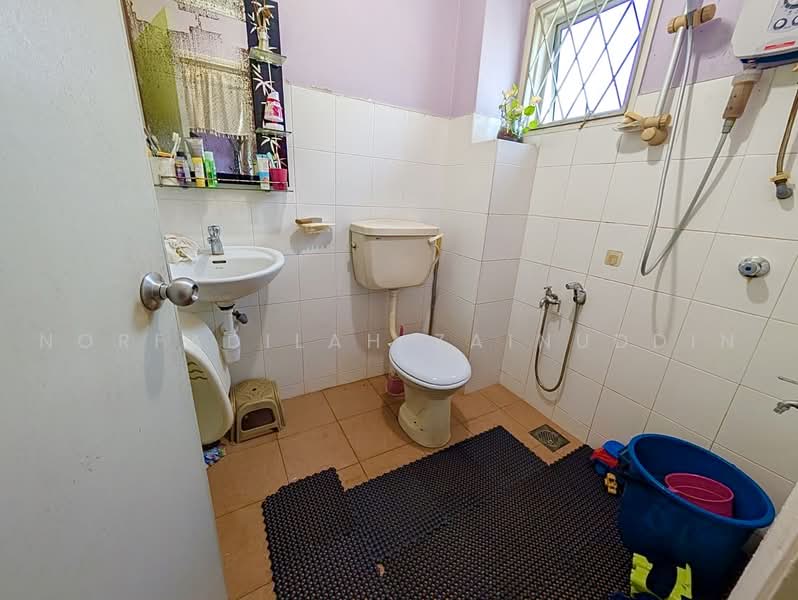 Rumah Teres 2-Tingkat untuk Dijual di Usj 14 (Subang Jaya) - NORFADILAH ZAINUDDIN - Bathroom - PropertyGuru.com.my