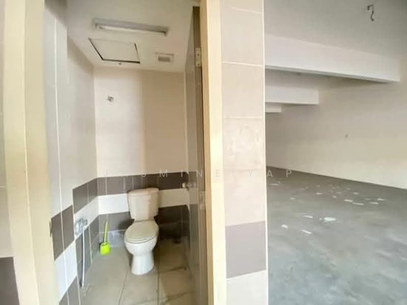 Shop / Office untuk Dijual di Petaling Jaya (Selangor) - Jasmine Yap - Bathroom - PropertyGuru.com.my