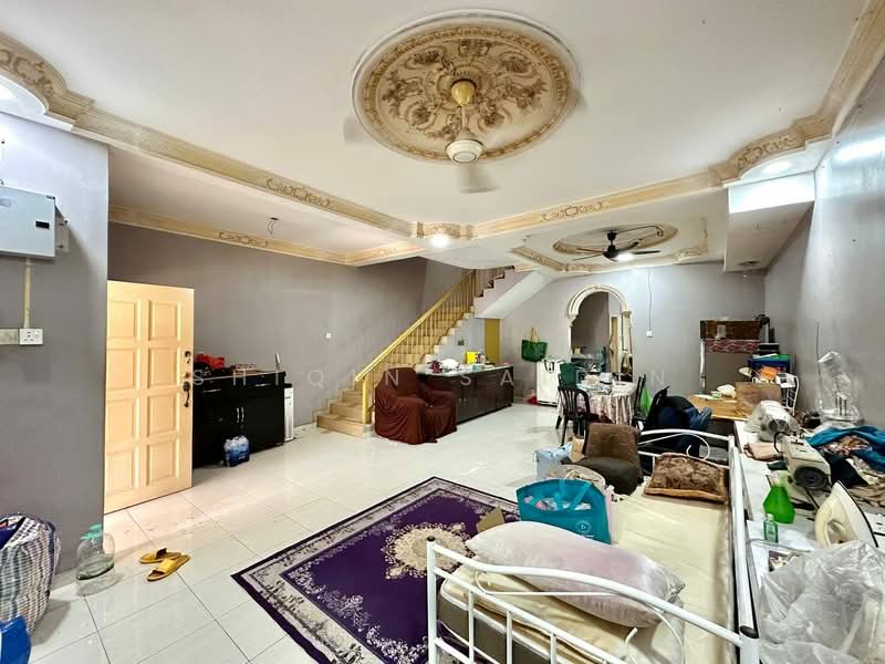 Rumah Teres 2-Tingkat untuk Dijual di Subang Jaya (Selangor) - Shiqin Saidin - Living Room - PropertyGuru.com.my