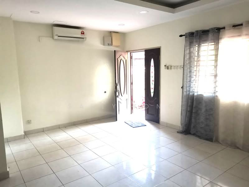 Rumah Teres 2-Tingkat untuk Disewa di Setia Damai (Setia Alam) - Sally Yong - Entrance - PropertyGuru.com.my