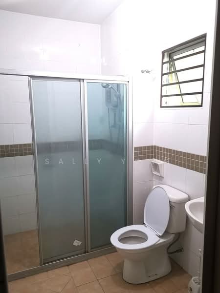 Rumah Teres 2-Tingkat untuk Disewa di Setia Damai (Setia Alam) - Sally Yong - Bathroom - PropertyGuru.com.my