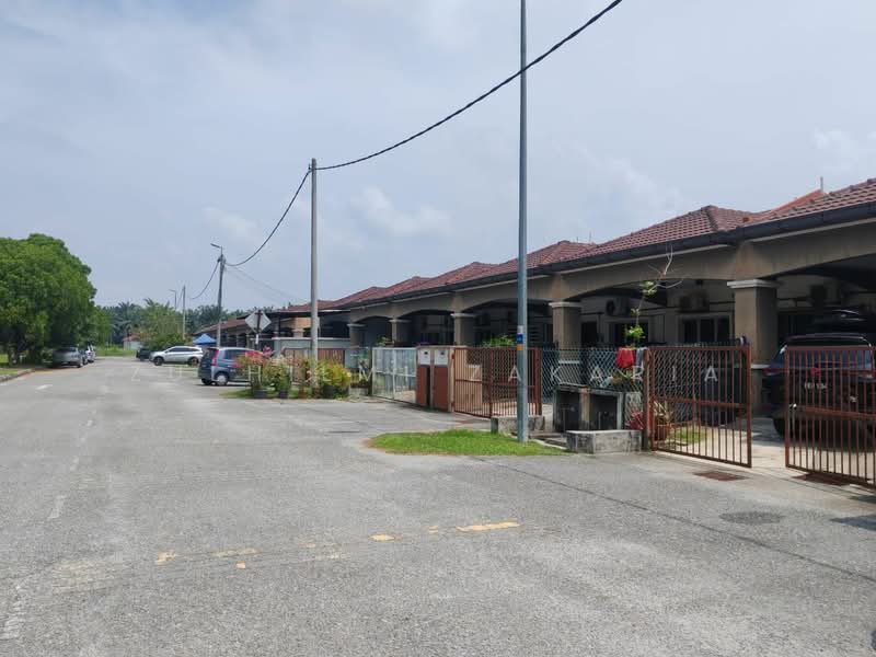 1-storey Terraced House for Sale in Telok Panglima Garang (Selangor) - Zulhilmi Zakaria - Exterior - PropertyGuru.com.my