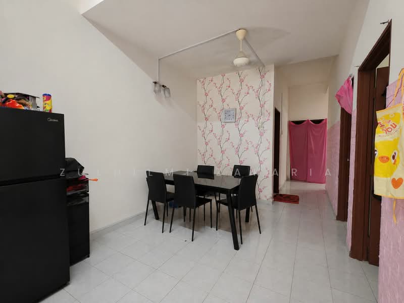 1-storey Terraced House for Sale in Telok Panglima Garang (Selangor) - Zulhilmi Zakaria - Dining Room - PropertyGuru.com.my