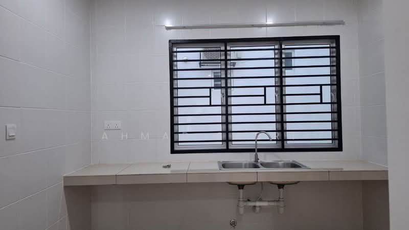 Rumah Teres untuk Disewa di Sepang (Selangor) - Ahmad Sabri - Kitchen - PropertyGuru.com.my