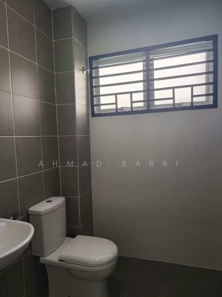 Rumah Teres untuk Disewa di Sepang (Selangor) - Ahmad Sabri - Bathroom - PropertyGuru.com.my