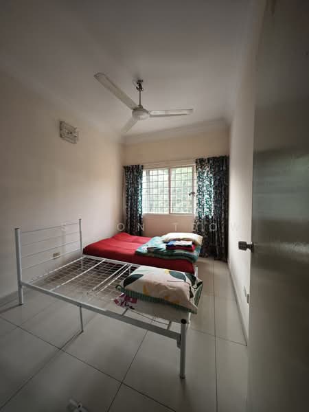 Pangsapuri untuk Dijual di Pangsapuri Sri Camellia - Simon Teow - Bedroom - PropertyGuru.com.my